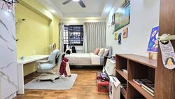 Blk 10 Bukit Batok Central (Bukit Batok), HDB 5 Rooms #588577541